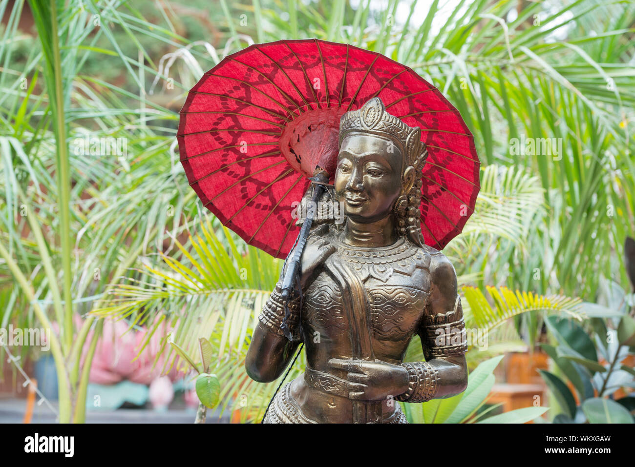 Umbrella statue hires stock photography and images Alamy
