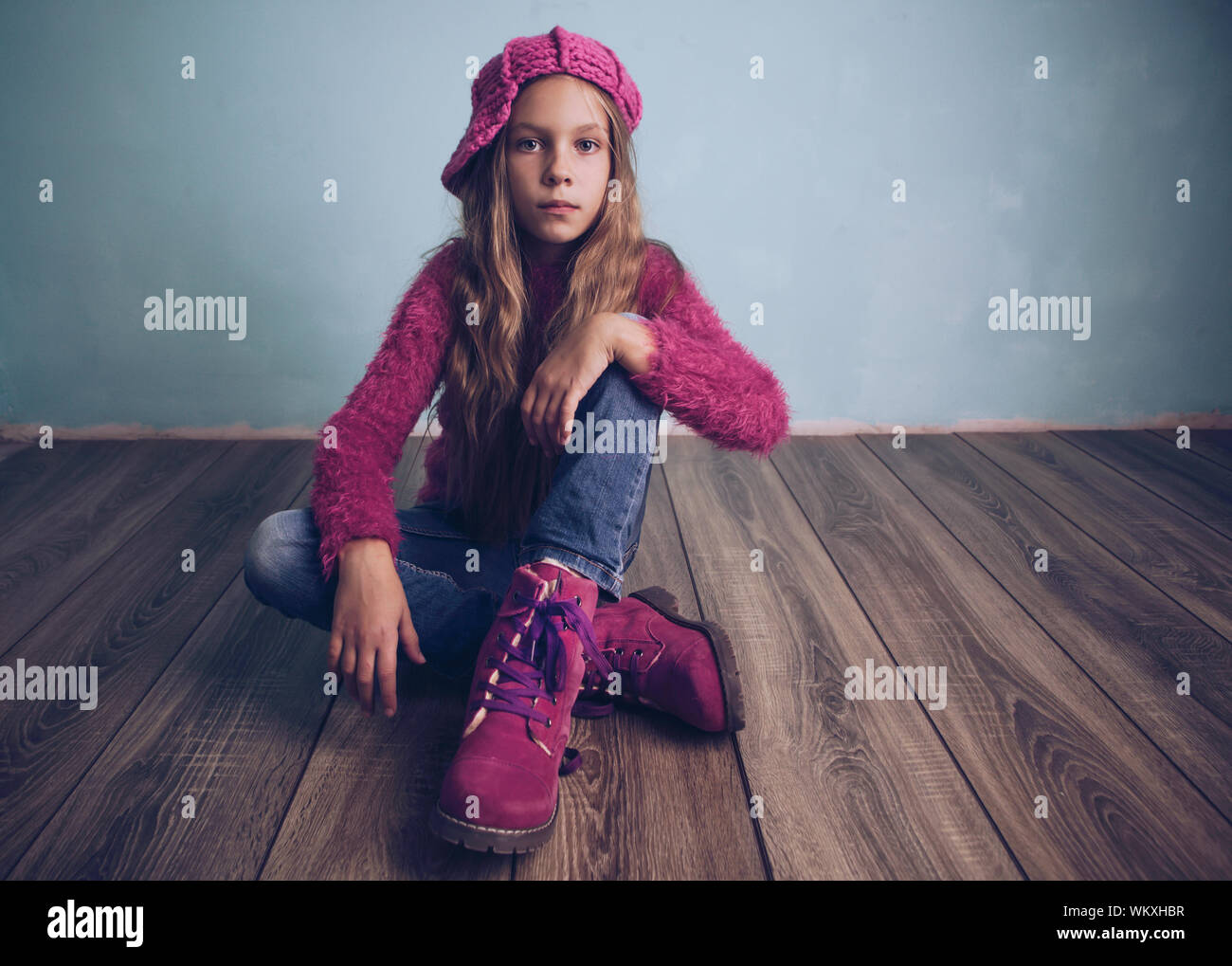 Child model fashion hi-res stock photography and images - Alamy