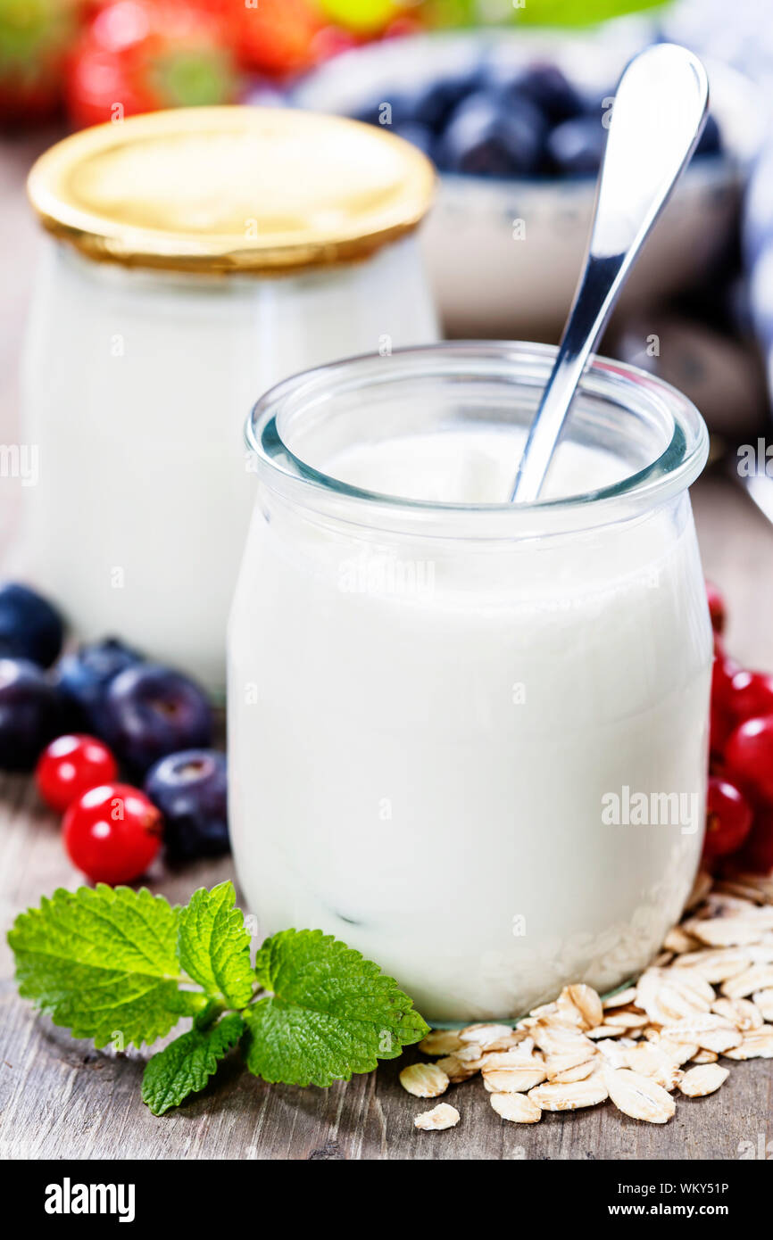 Healthy breakfast yogurt with muesli and berries Stock Photo Alamy