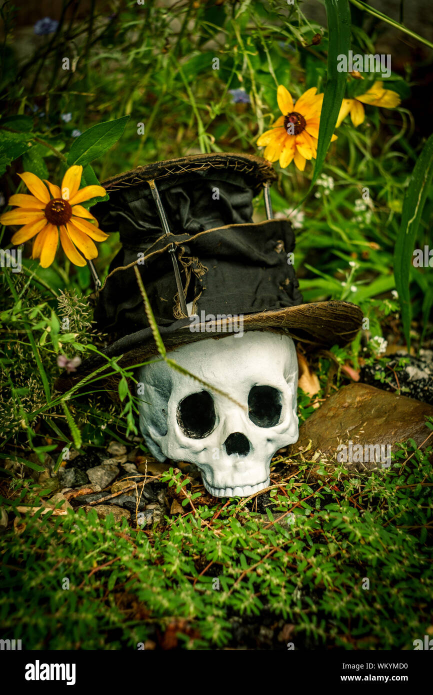 Halloween Rip Grave with skull 28153141 PNG