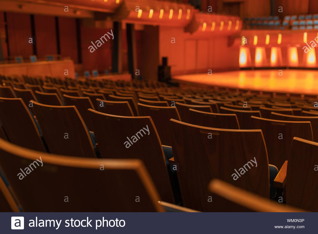 Empty auditorium seats hi-res stock photography and images - Alamy
