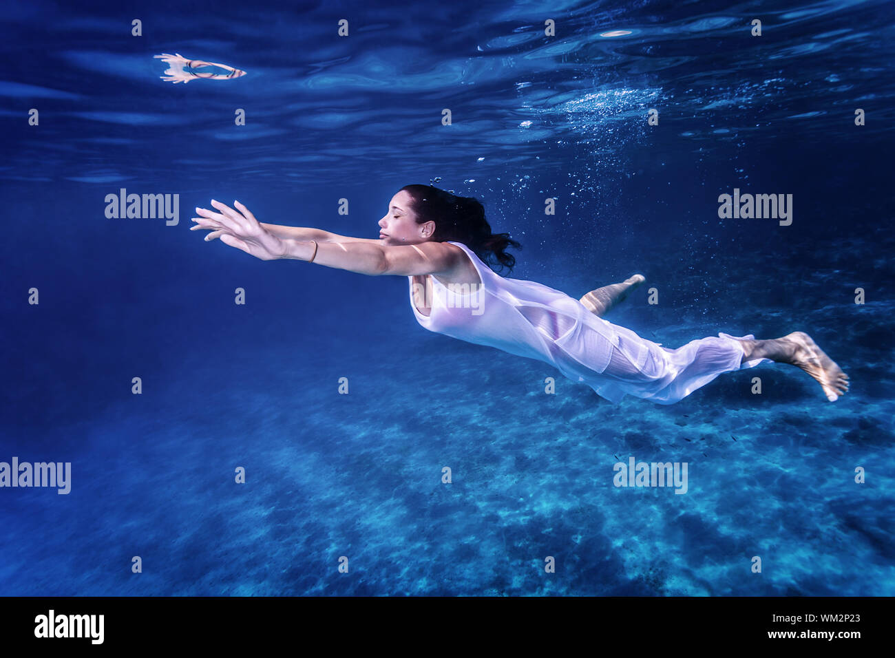 Female Deep Sea Diver High Resolution Stock Photography and Images - Alamy