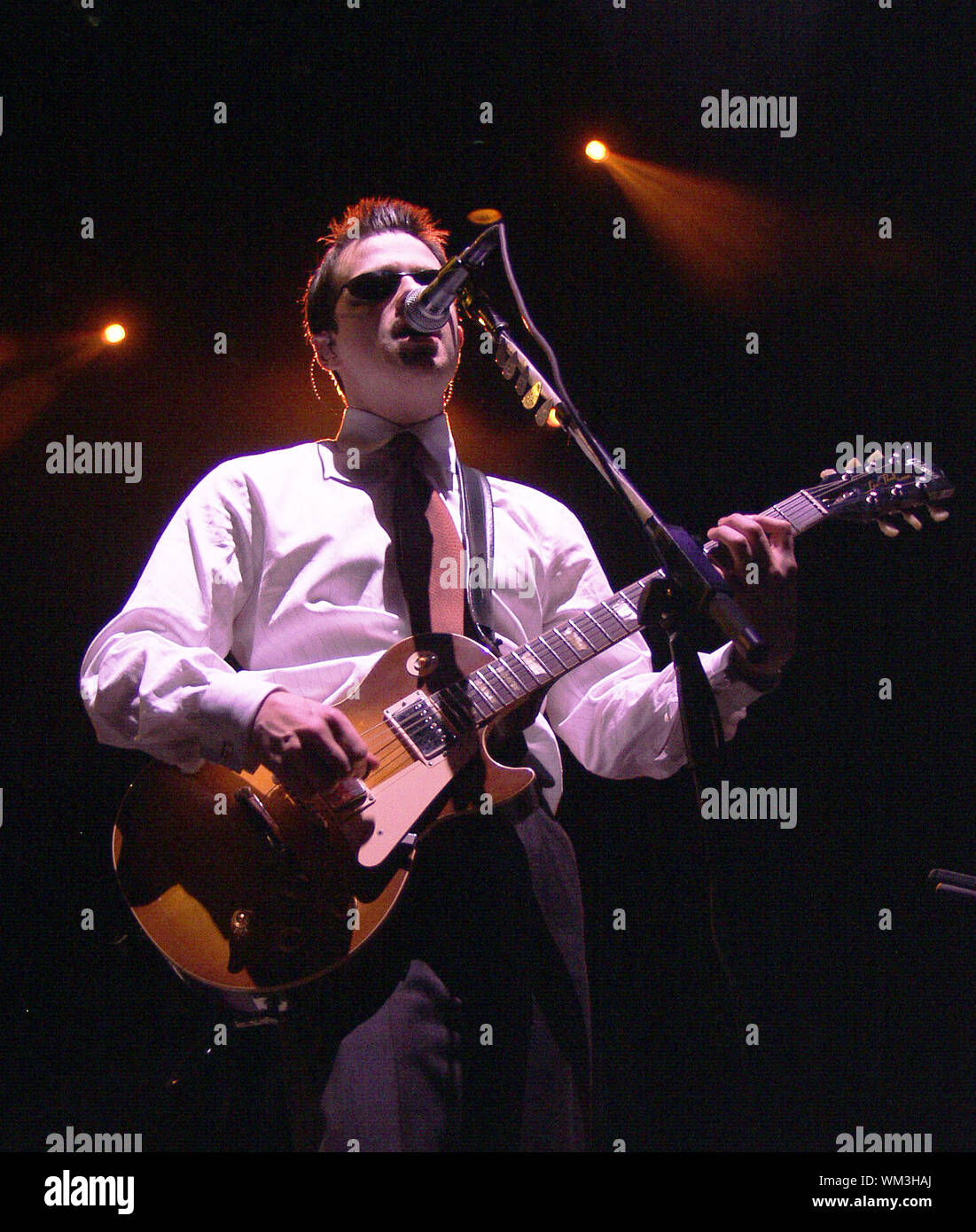 Rivers cuomo 1990s hires stock photography and images Alamy