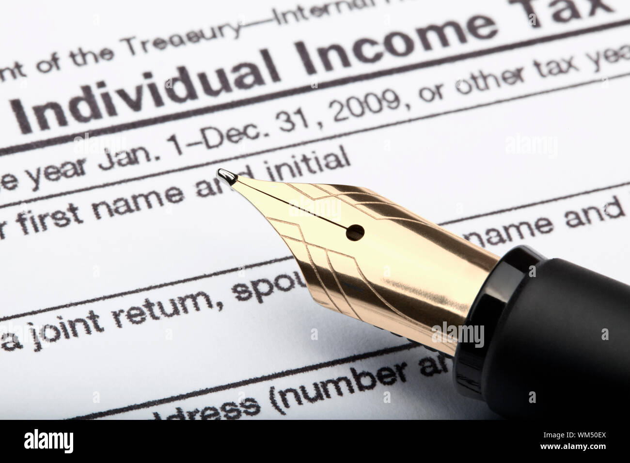 1040 u.s. individual income tax return form and fountain pen Stock ...