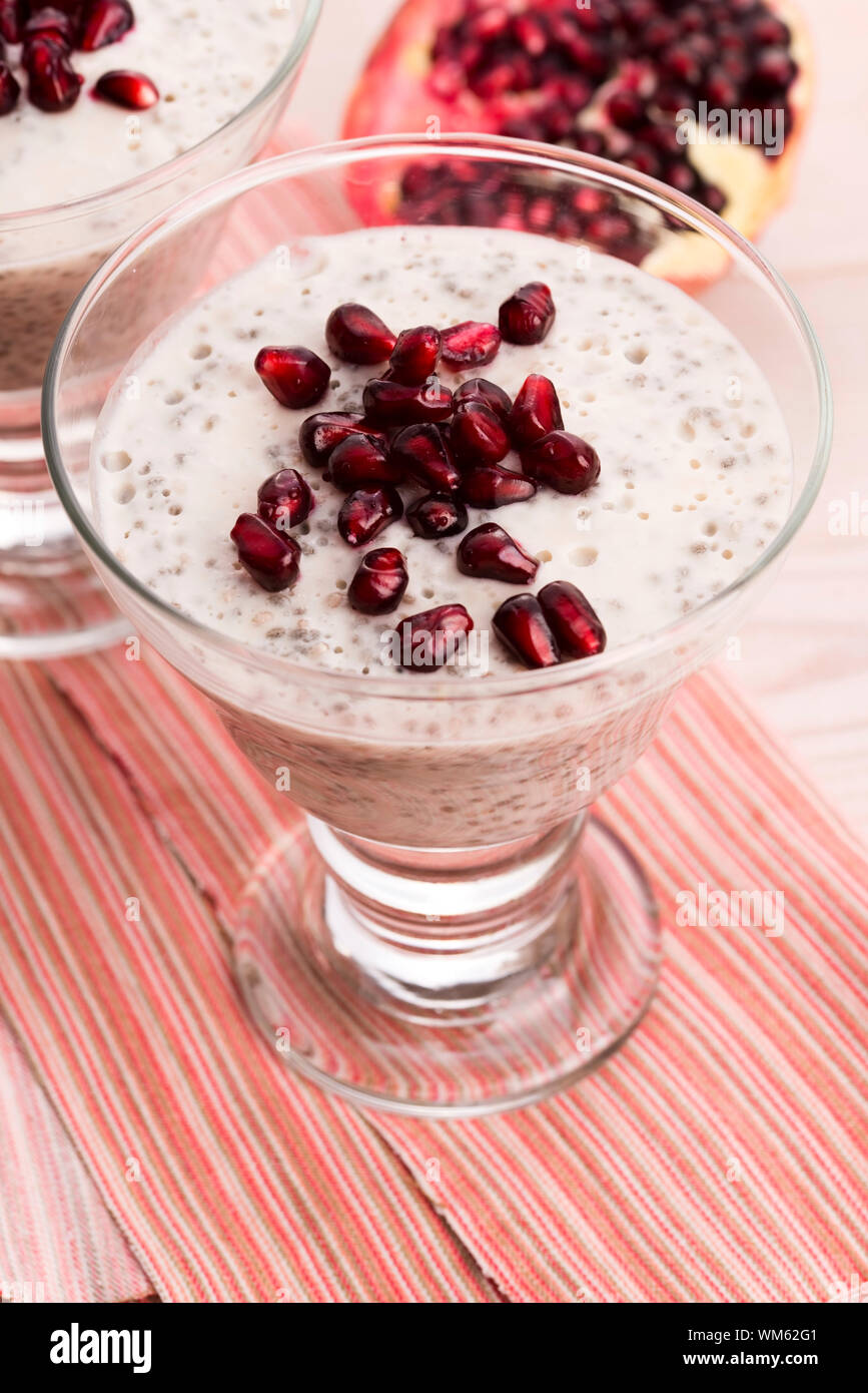 chia-seed-pudding-stock-photo-alamy