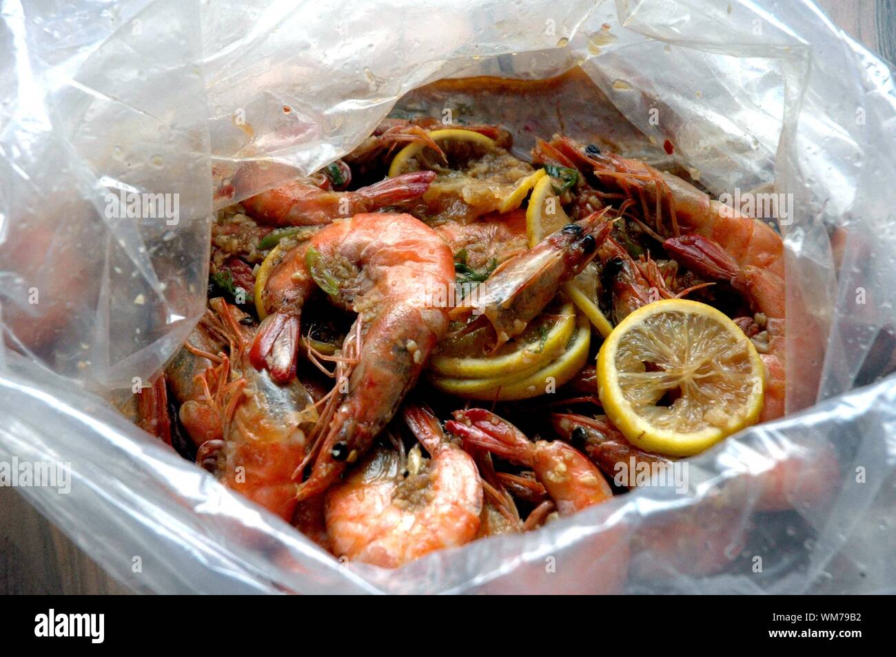 Download Shrimp In Plastic Bag High Resolution Stock Photography And Images Alamy Yellowimages Mockups