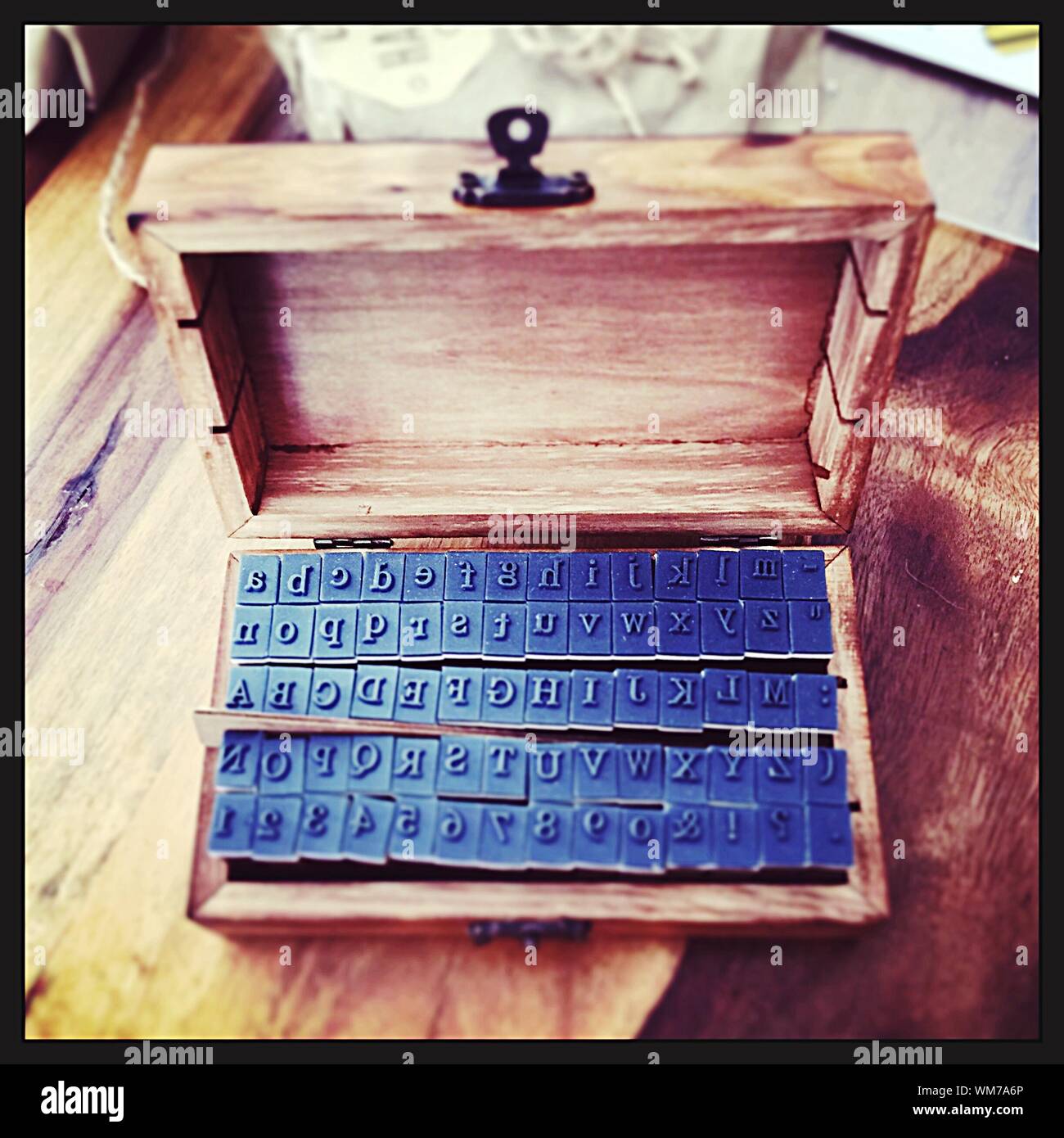 Letter press printing press hires stock photography and images Alamy