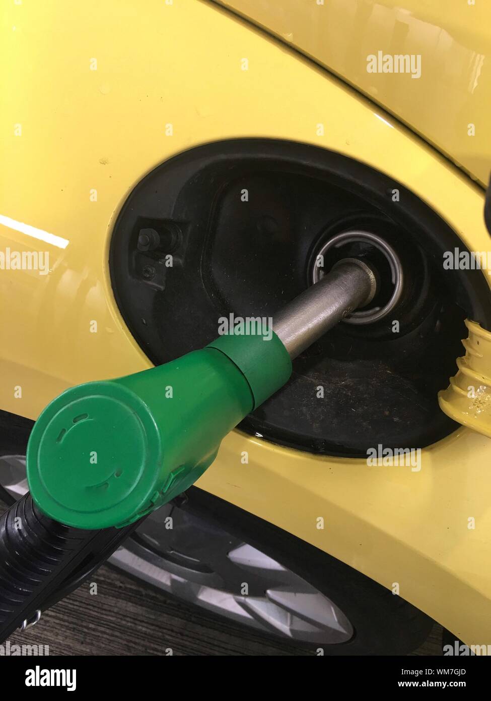 Yellow fuel nozzle hires stock photography and images Alamy