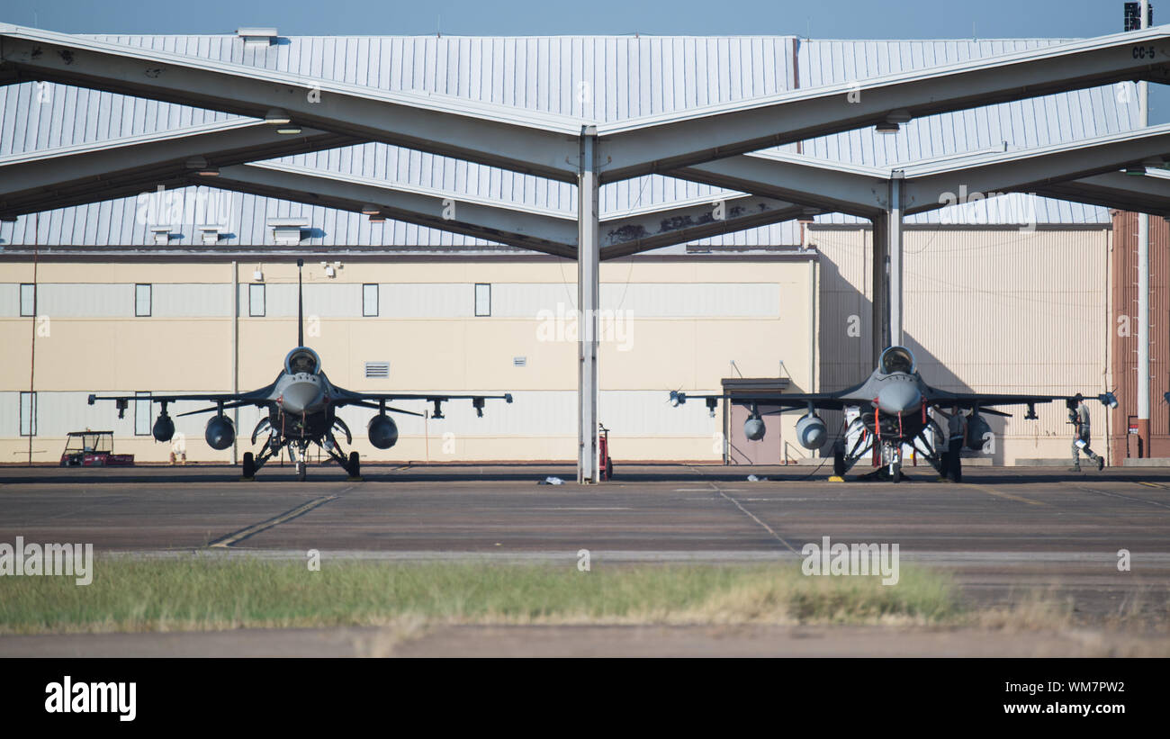 Aircraft and Airmen from Shaw Air Force Base, South Carolina, arrive to