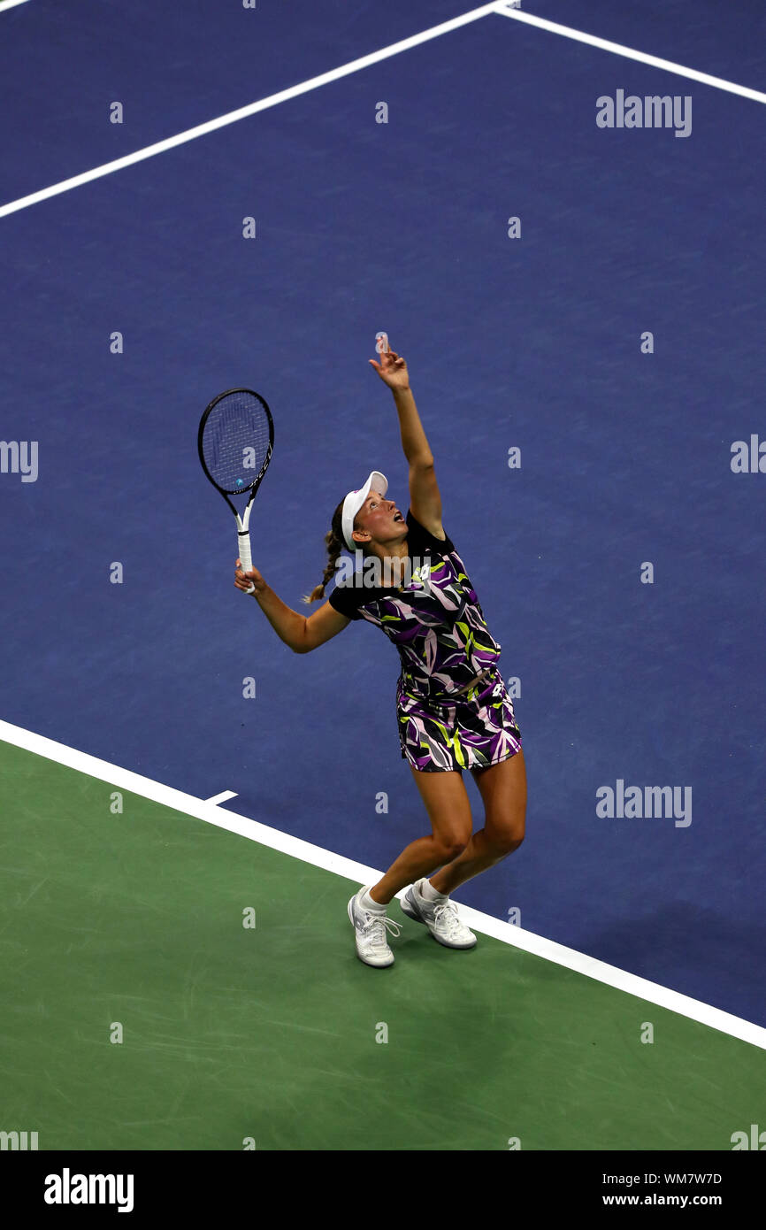 Flushing Meadows, New York, United States - September 4, 2019. Elise Martens of Belgium serving to Bianca Andreescu of Canada during their quarterfinal match at the US Open today.   Andreescu won in three sets to advance to the semi finals. Credit: Adam Stoltman/Alamy Live News Stock Photo
