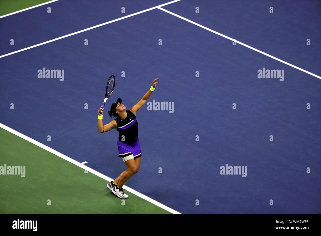 Bianca andreescu volleying hi-res stock photography and images - Alamy