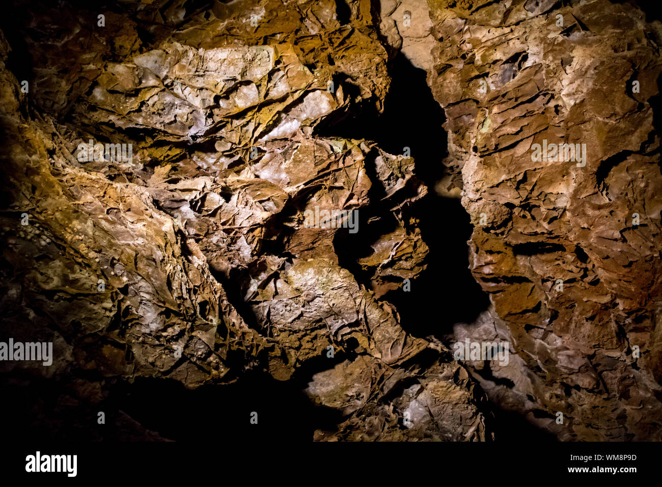 Boxwork A Boxwork geological formation of rocks in Wind Cave National Park ...