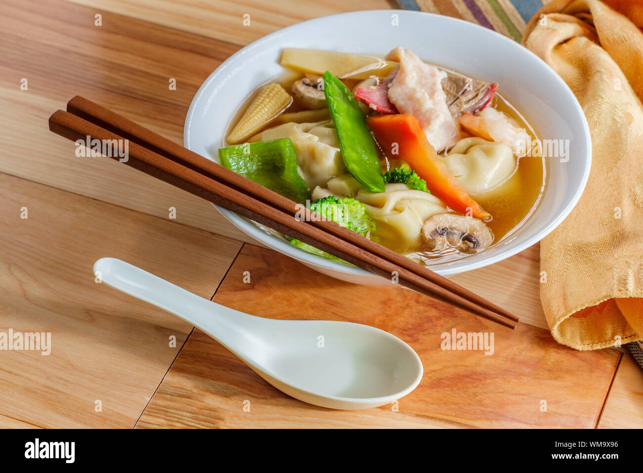 Subgum wonton soup with pork shrimp chicken and mixed chinese vegetables Stock Photo