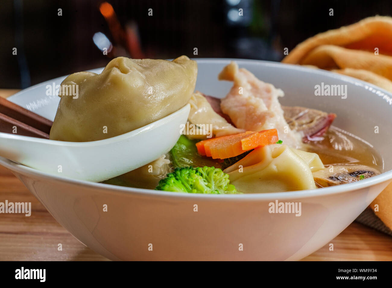 Subgum wonton soup with pork shrimp chicken and mixed chinese vegetables Stock Photo