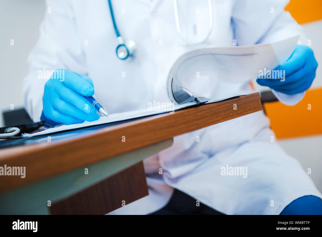 Doctor table hi-res stock photography and images - Alamy