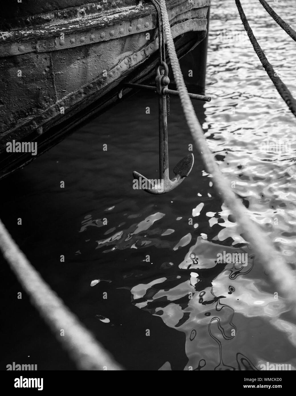 Boat anchor vessel river hires stock photography and images Alamy