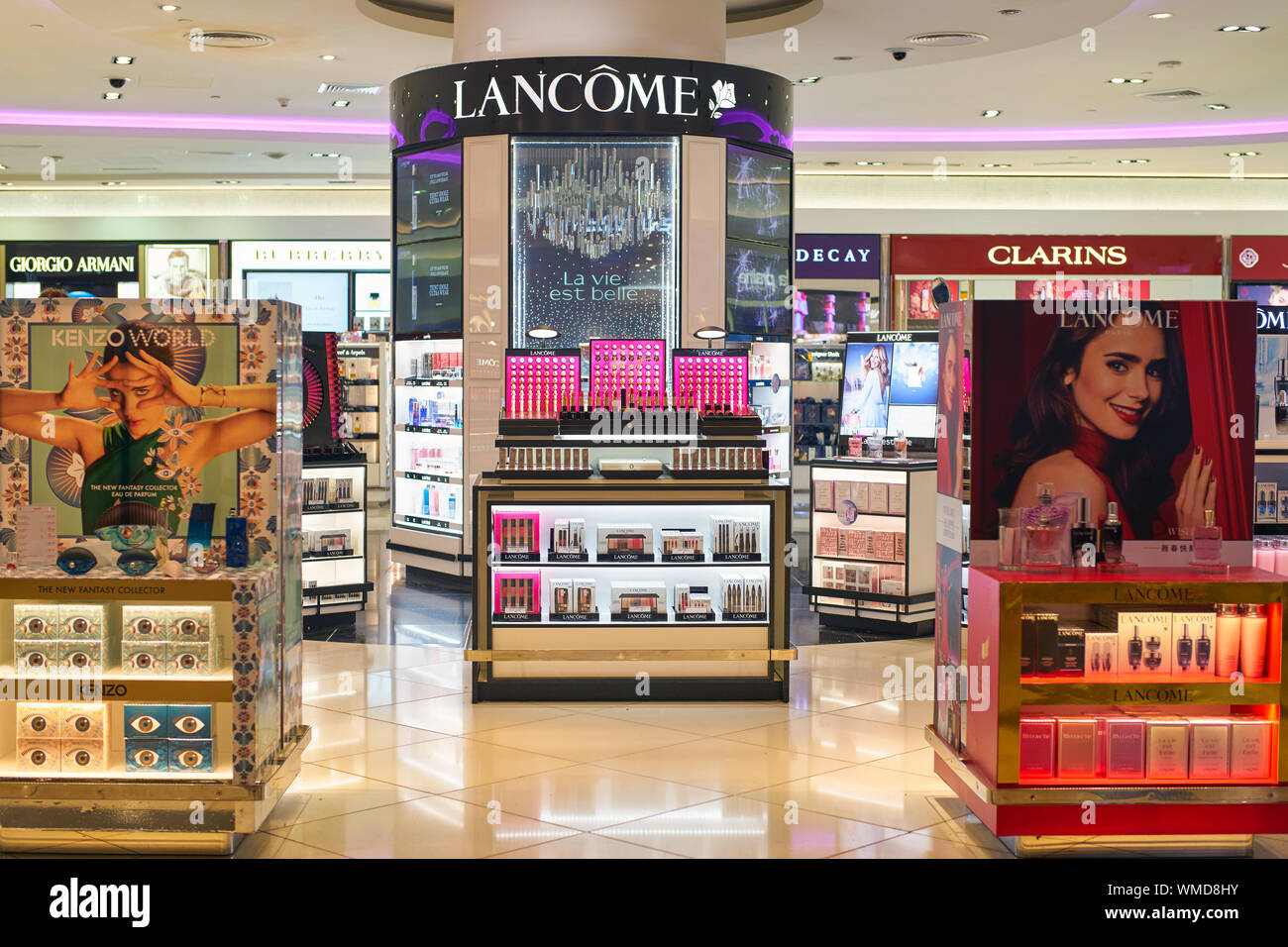DUBAI, UAE - CIRCA FEBRUARY, 2019: perfumes and cosmetics products on  display at Dubai International Airport Stock Photo - Alamy