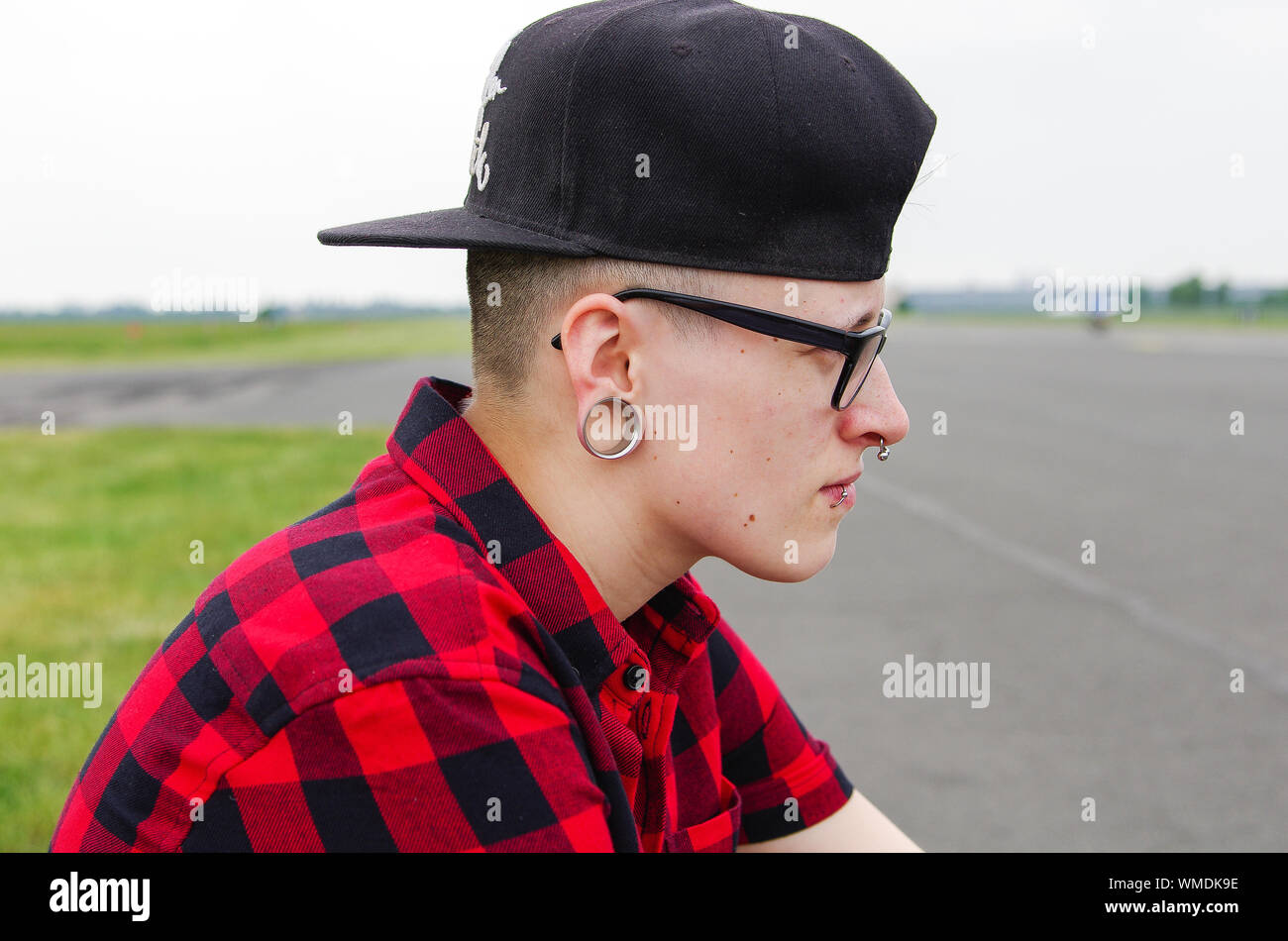 One man wearing baseball cap hires stock photography and images Alamy