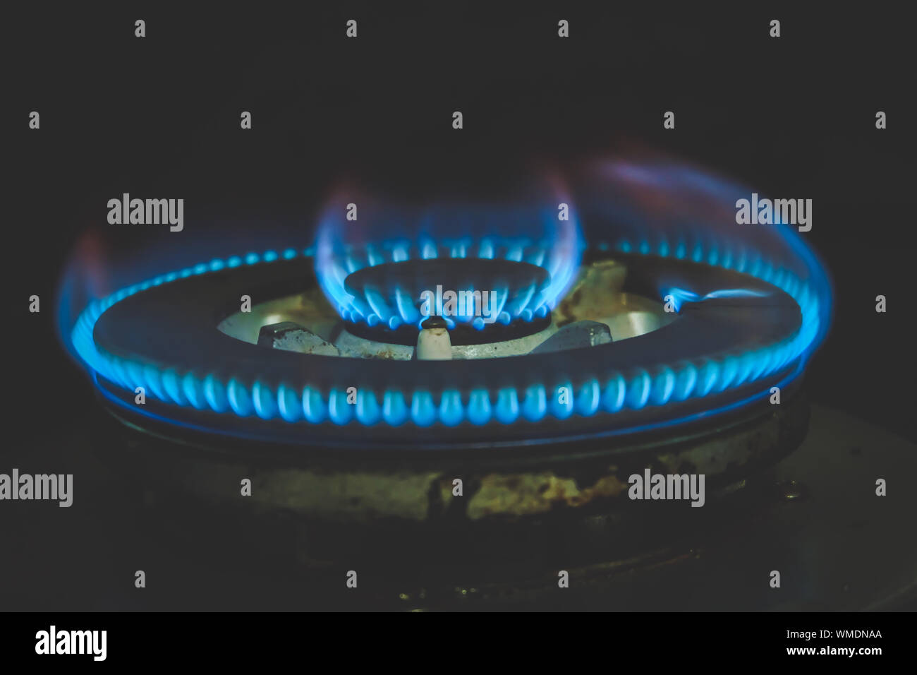 Lit blue gas stove burner hires stock photography and images Alamy
