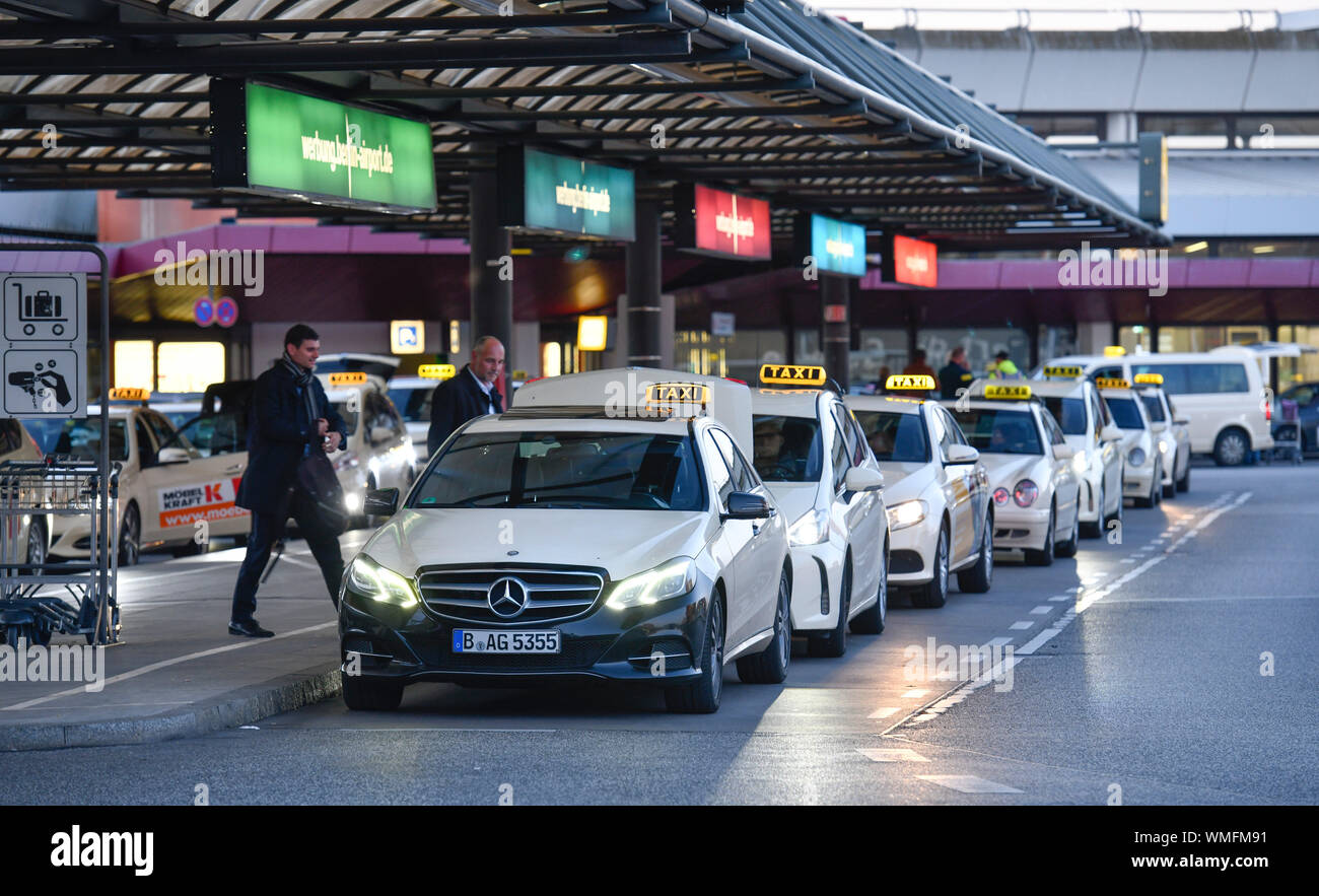 Taxis, Flughafen, Tegel, Reinickendorf, Berlin, Deutschland Stock Photo
