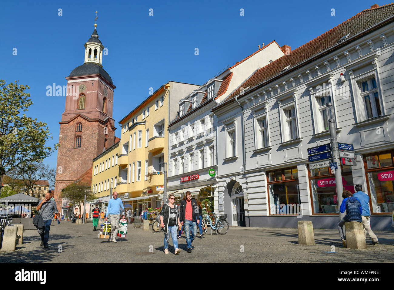 Fussgaengerzone, Einkaufstrasse, Carl-Schurz-strasse, Altstadt, Spandau, Berlin, Deutschland Stock Photo