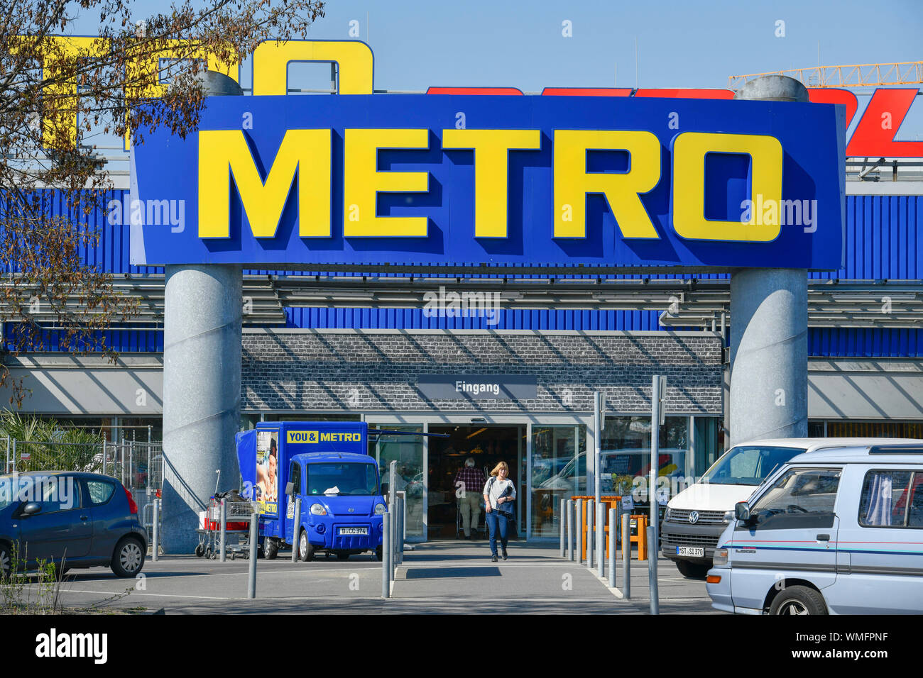Metro Grosshandel, Nonnendammallee, Spandau, Berlin, Deutschland Stock Photo