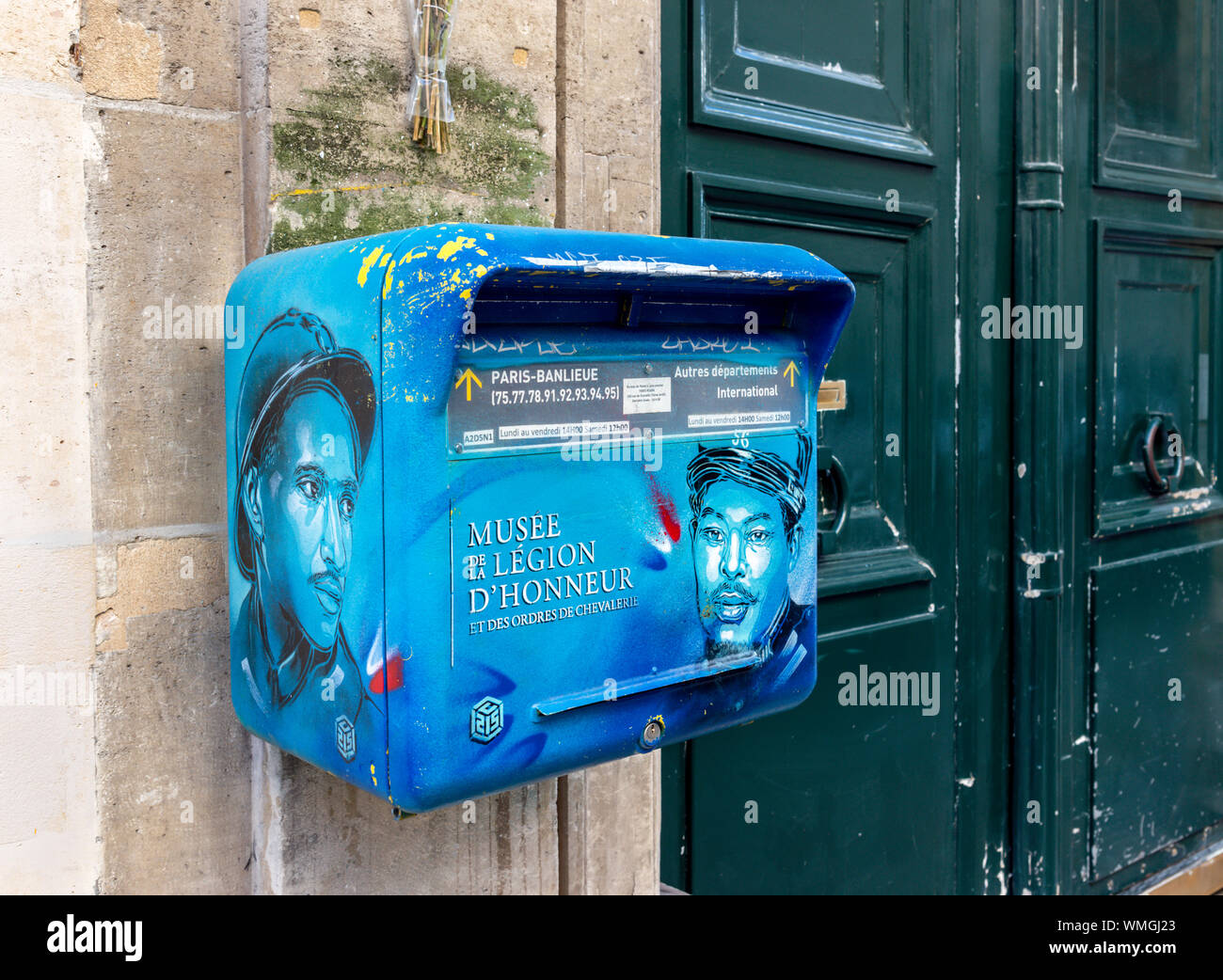 MAILBOX - BLUE LA POSTE SPLASH YELLOW BOX - BOITE AUX LETTRES SUR