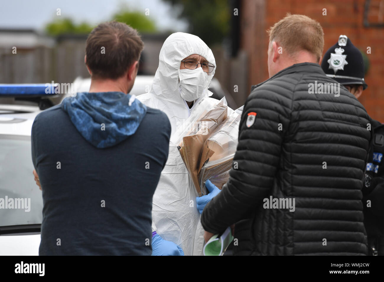Bodies man woman found in house hi-res stock photography and images - Alamy