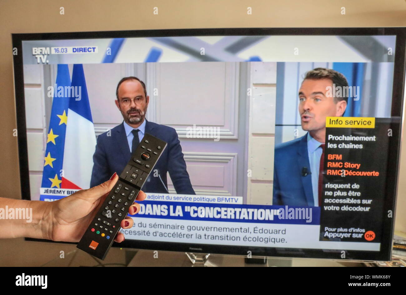 ORANGE IS ABOUT TO CUT THE TV SIGNAL TO BFMTV Stock Photo Alamy