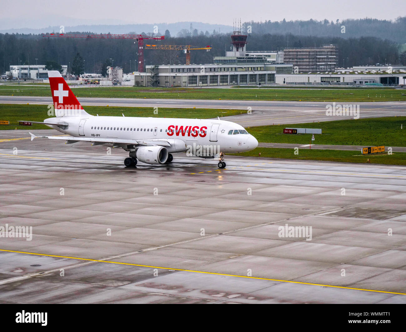 Swiss International Airlines Taxiing at Zurich Airport Stock Photo Alamy