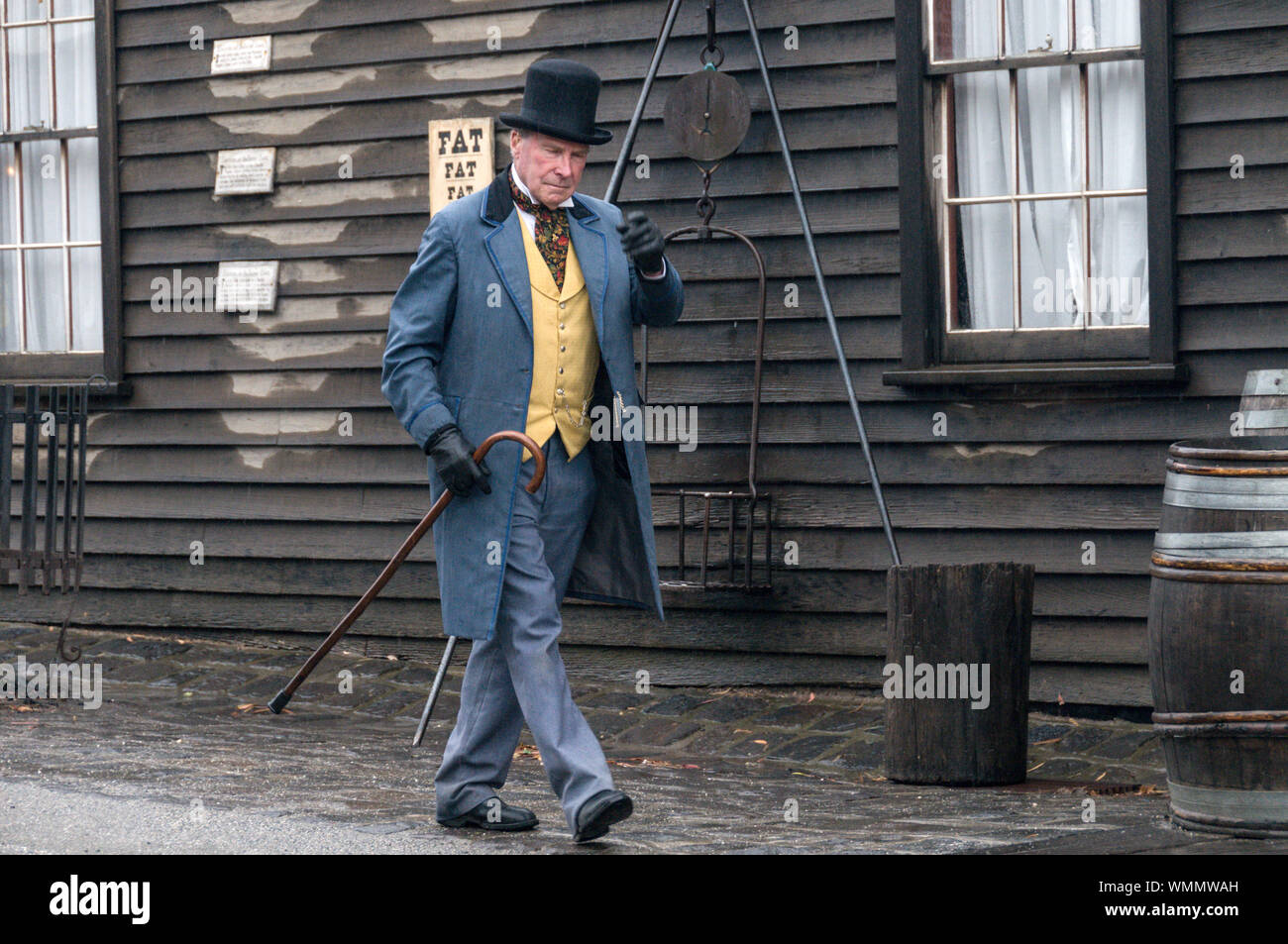 Top hat man 18th century hi-res stock photography and images - Alamy