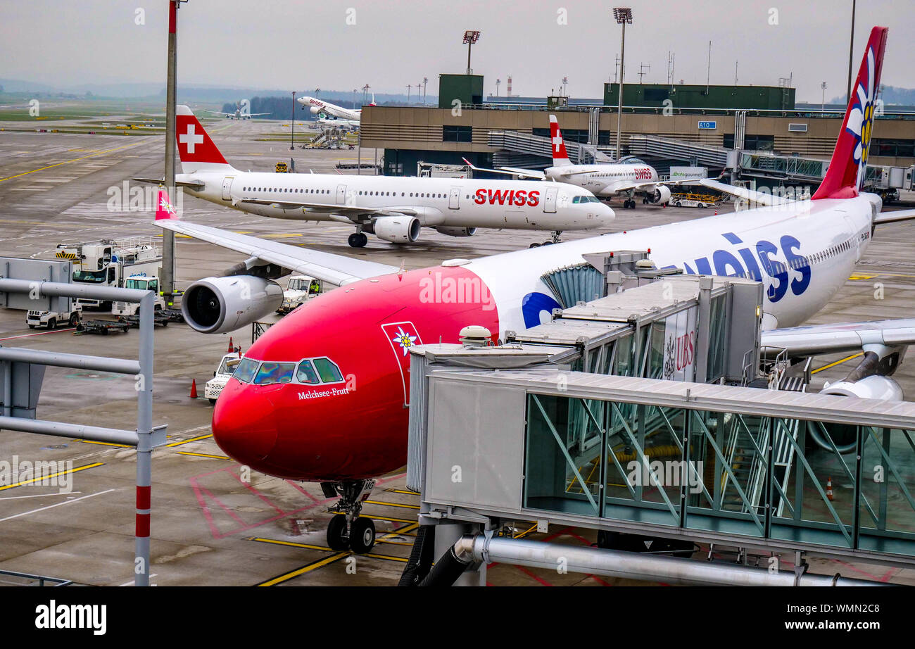 Swiss International Airlines Taxiing at Zurich Airport Stock Photo Alamy