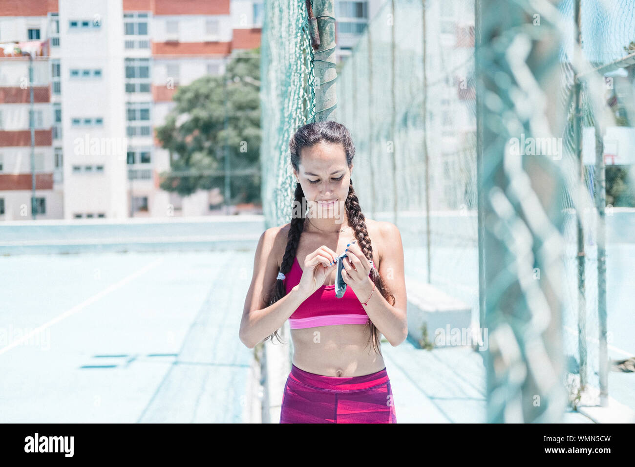 Athlete eating hi-res stock photography and images - Alamy