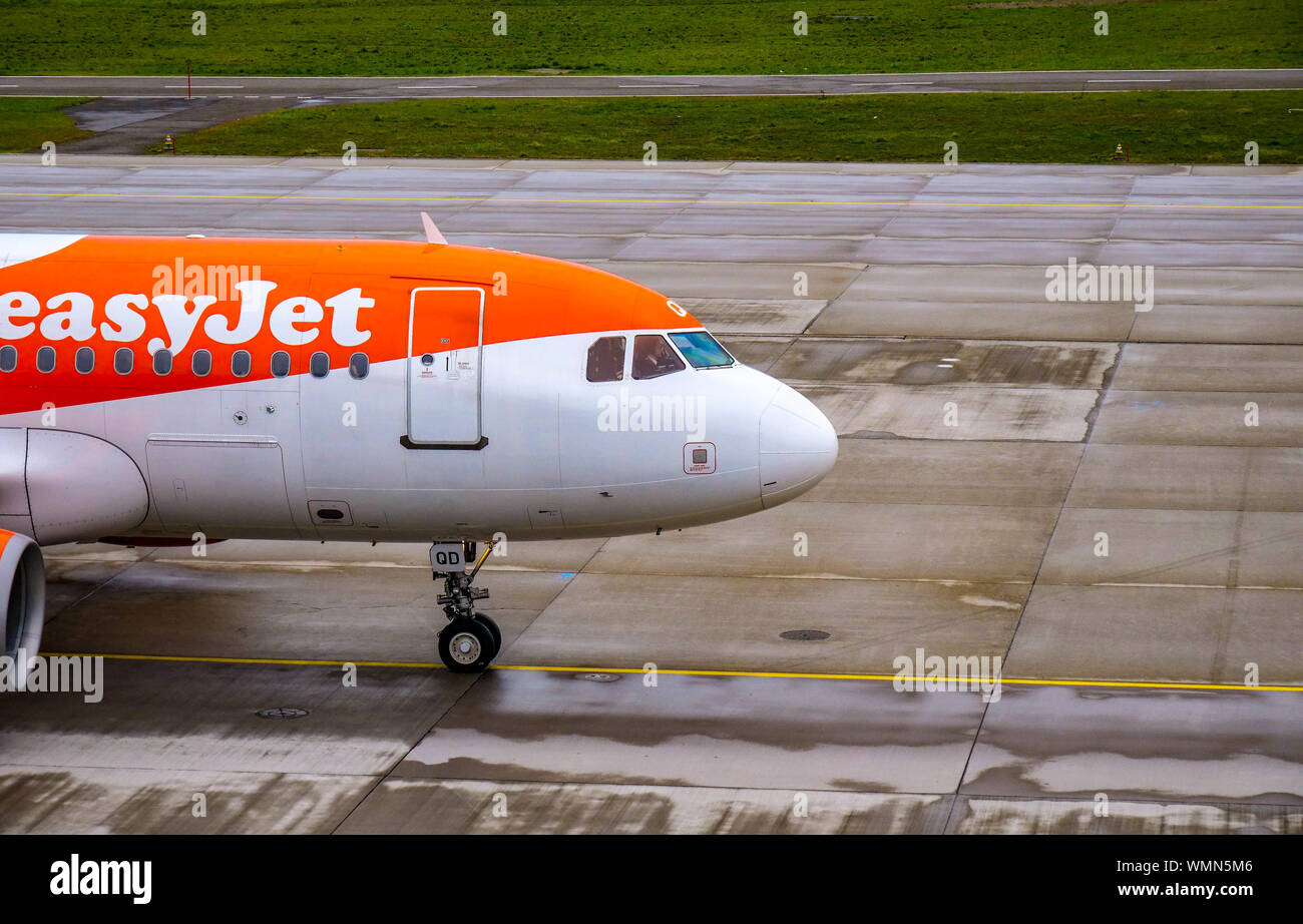 Easyjet Airplane At Zurich Airport Stock Photo Alamy