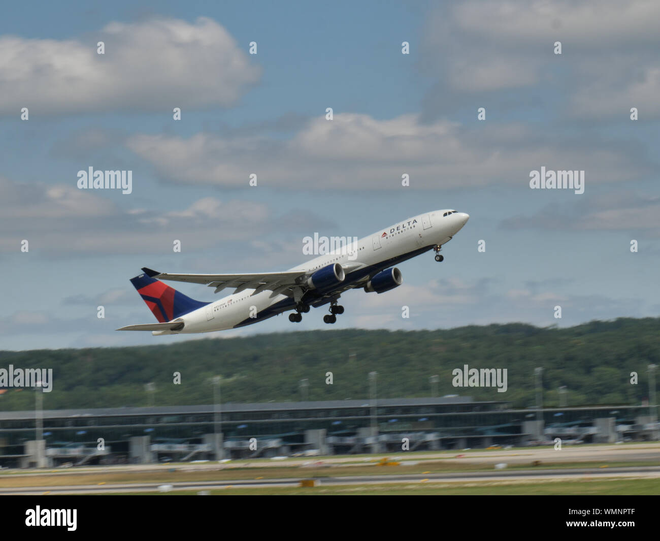 Delta Airlines plane landing at zurich airport Stock Photo Alamy