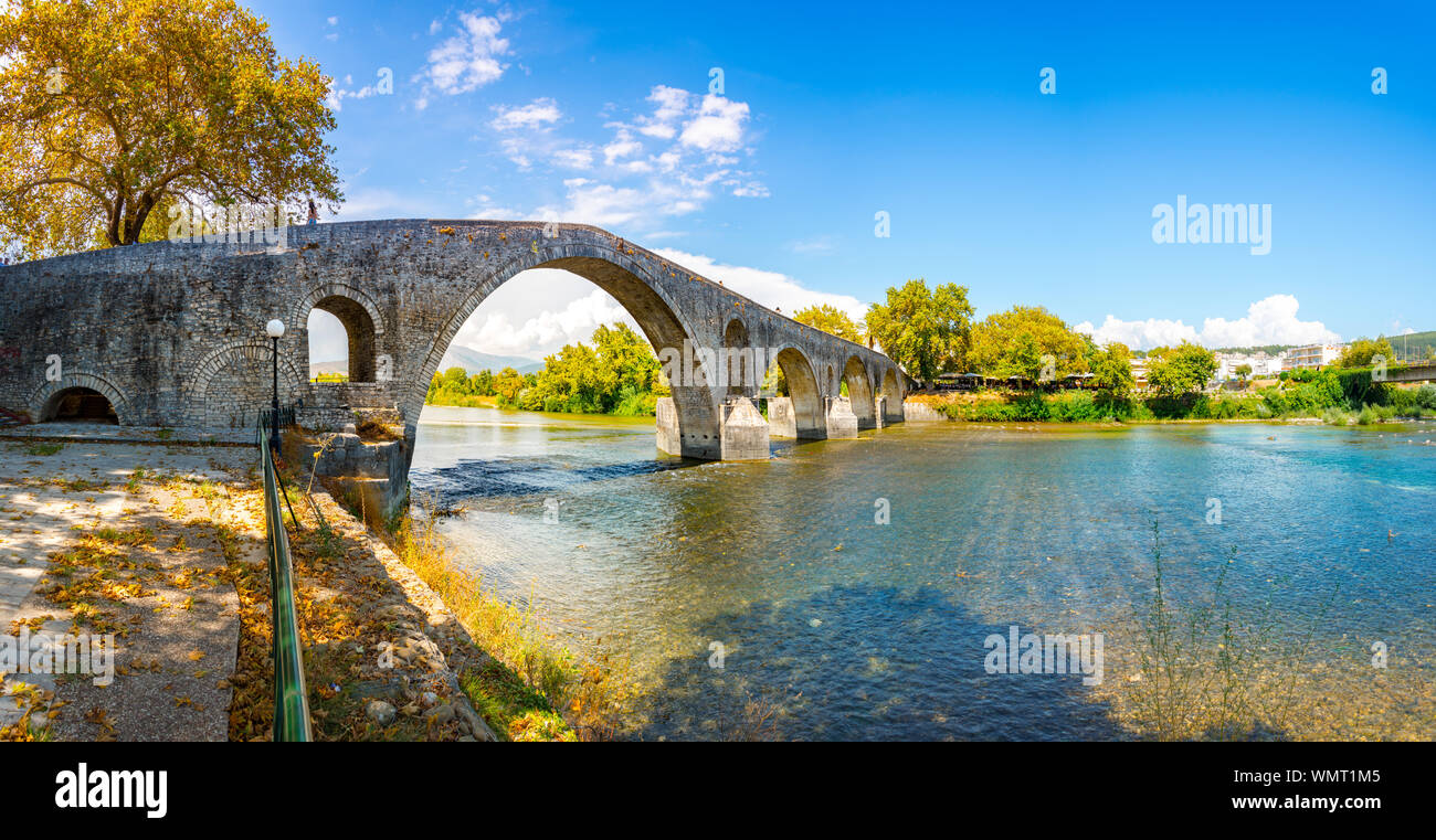 Old stone arch bridge crosses hi-res stock photography and images - Alamy