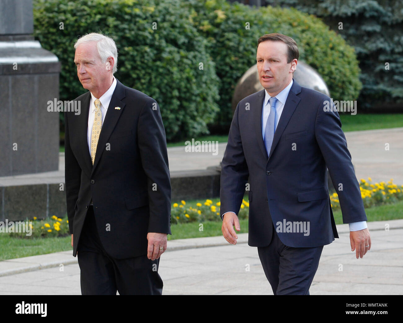 Kiev, Ukraine. 05th Sep, 2019. US Senators Ron Johnson (L) and Chris Murphy (R) make a statement for the media after their meeting with Ukrainian President Volodymyr Zelensky outside the Presidential Office in Kiev, Ukraine. Credit: SOPA Images Limited/Alamy Live News Stock Photo