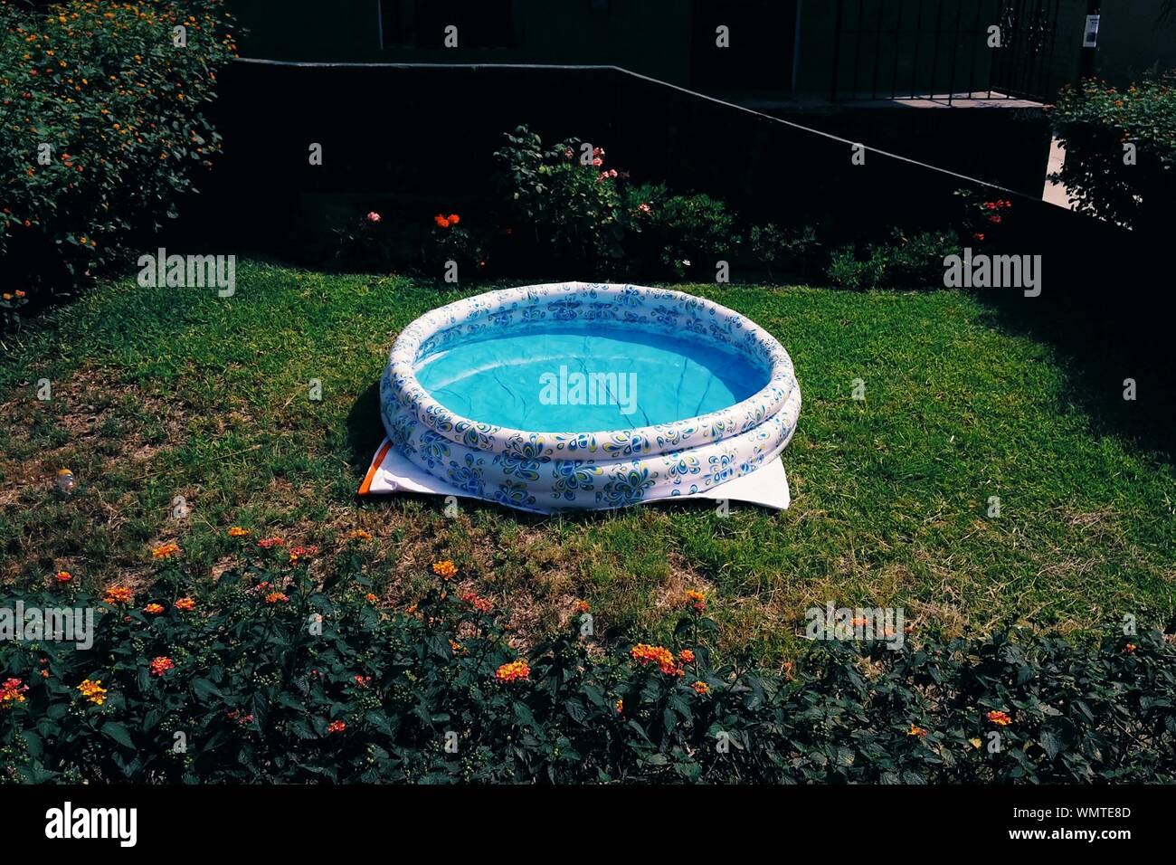 Plastic wading pool hires stock photography and images Alamy