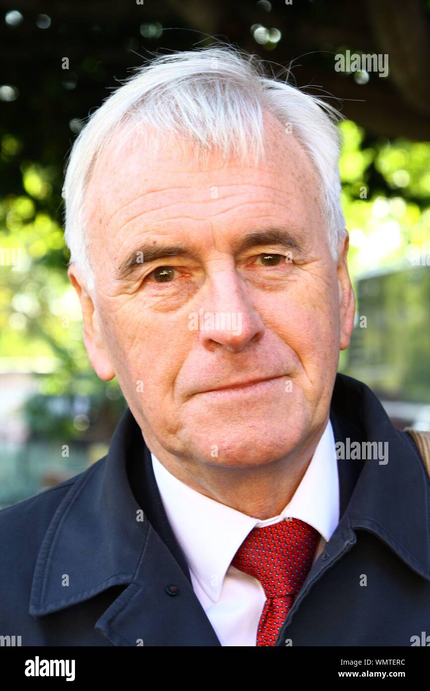 JOHN McDONNELL MP SHADOW CHANCELLOR OF THE EXCHEQUER PICTURED AT COLLEGE GREEN , WESTMINSTER, LONDON, UK ON THE 5TH SEPTEMBER 2019. LABOUR AND CO-OPERATIVE PARTY. BRITISH POLITICIANS. POLITIICS. UK POLITICS. LABOUR MPS. John McDonnell MP. RUSSELL MOORE PORTFOLIO PAGE. Stock Photo