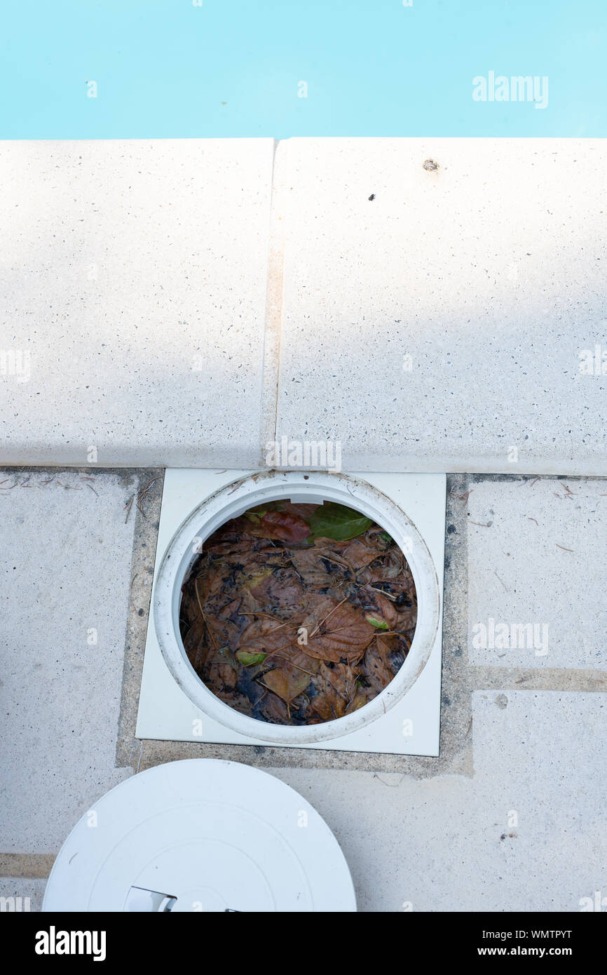 Full skimmer basket hires stock photography and images Alamy