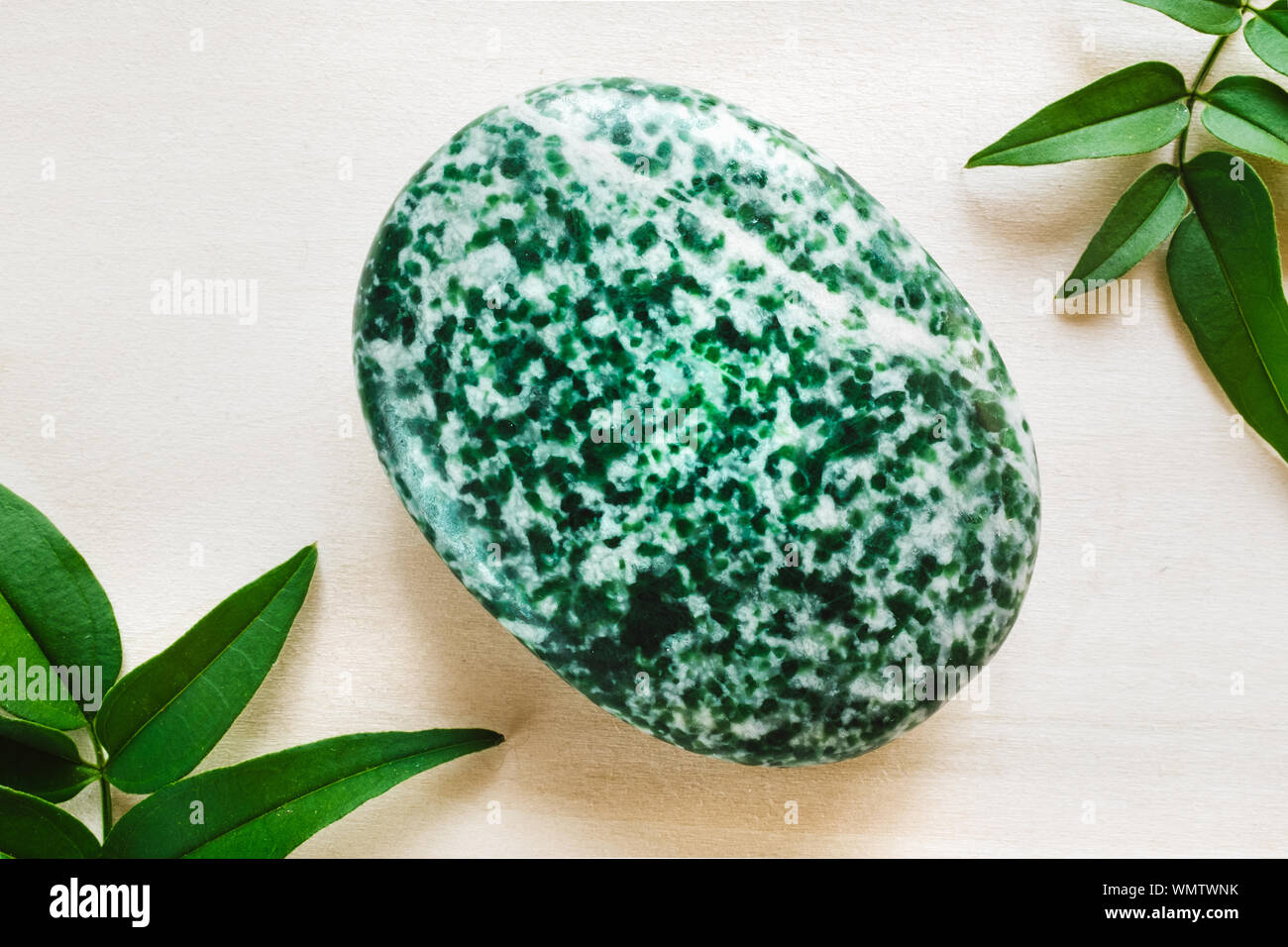 tree agate vs moss agate