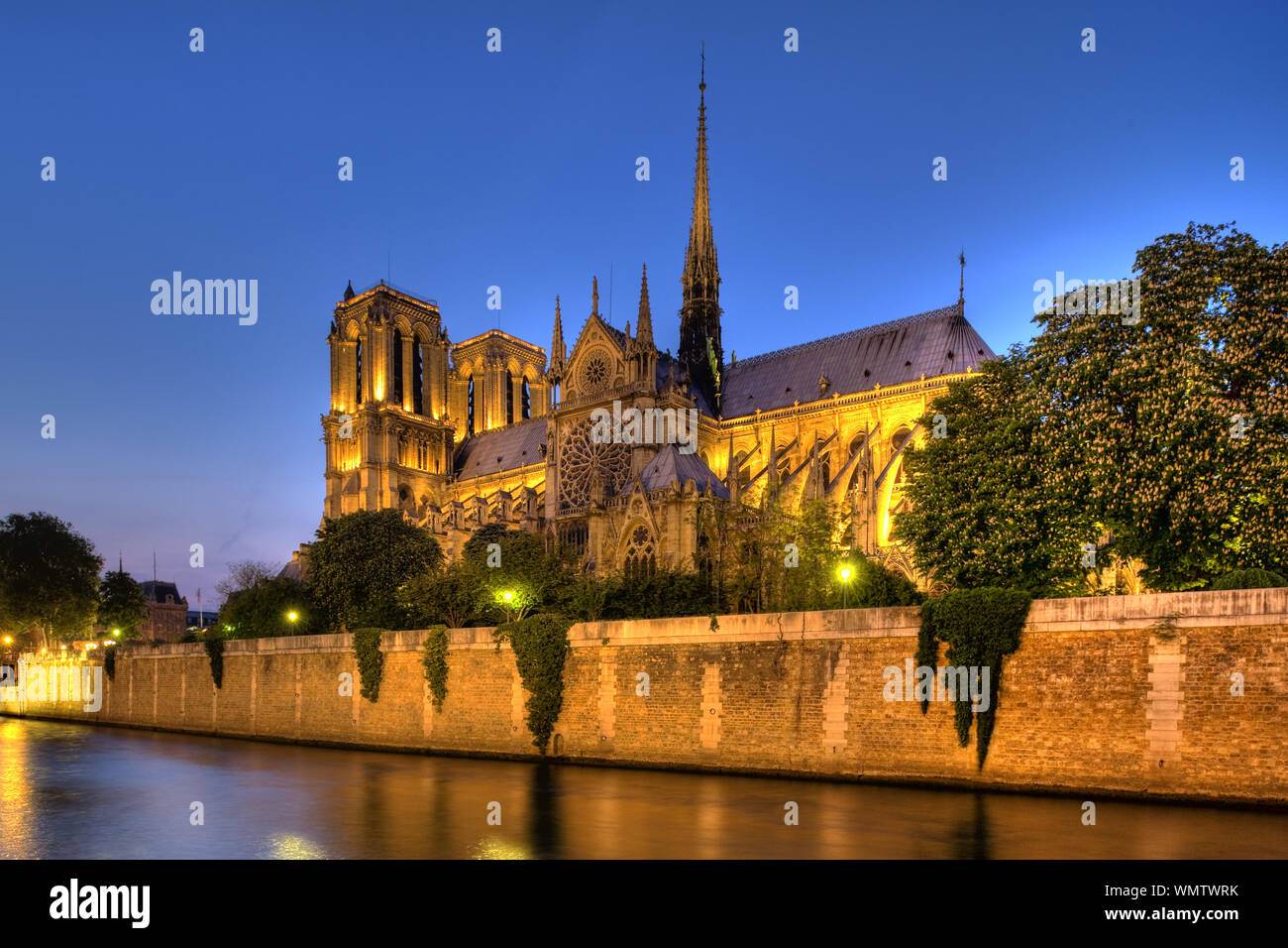 Paris, Ile de la Cite, Notre Dame vor dem Brand des Dachstuhls Paris