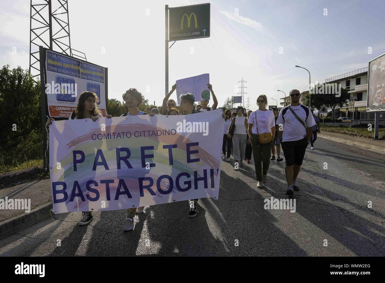 Caserta. 5th Sep, 2019. Aversa (CE) this afternoon thousands of people from the agri-avian area took to the streets to protest against the land of the fires that pollute the earth. Credit: Fabio Sasso/ZUMA Wire/Alamy Live News Stock Photo