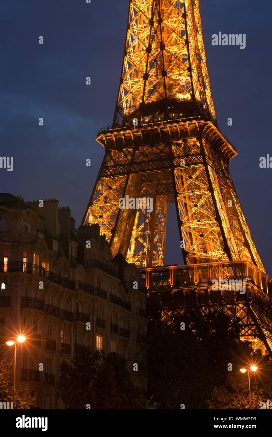 Paris, Eiffelturm, Illuminations by Pierre Bideau - Paris, Eiffel Tower,  Illuminations by Pierre Bideau Stock Photo - Alamy
