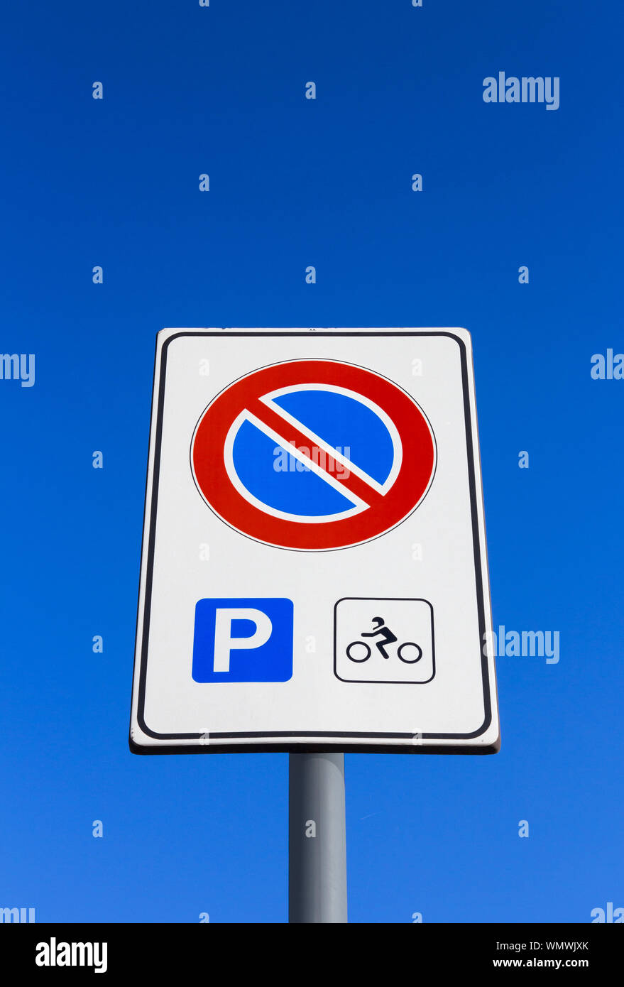 No Parking Bicycle Sign High Resolution Stock Photography and Images ...