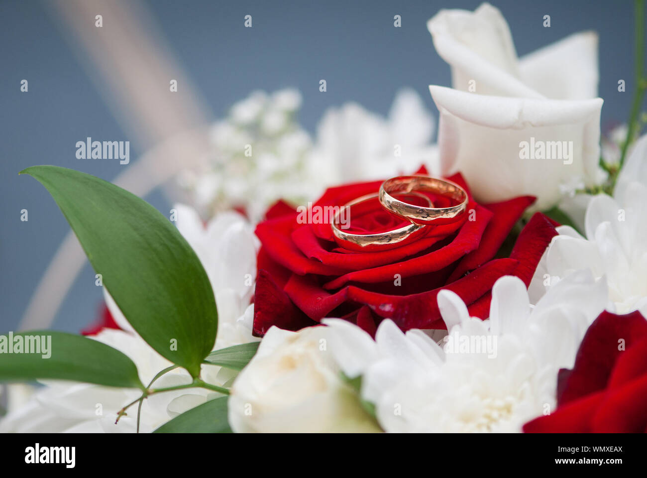 Wedding rings bouquet hi-res stock photography and images - Alamy Wedding rings bouquet hi-res stock photography and images - Alamy