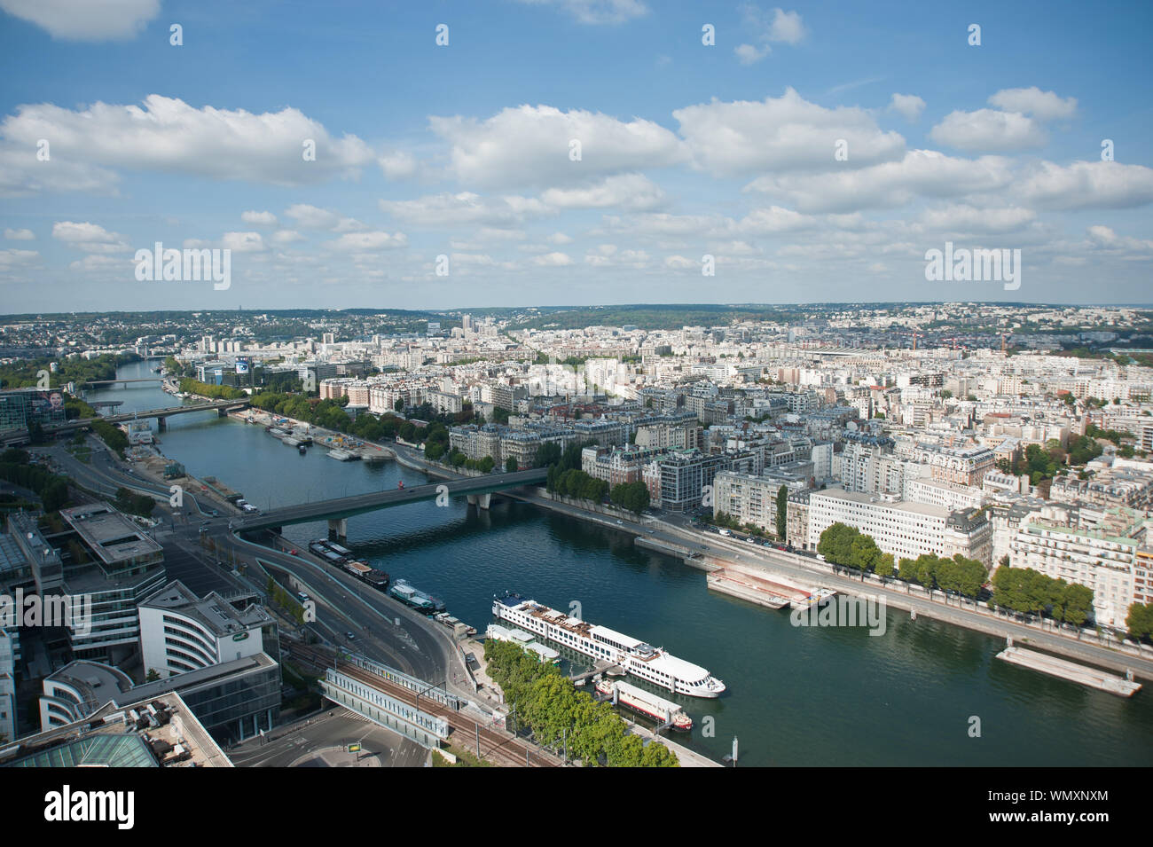 Paris, Seine, Pont Garigliano, Luftbild - Paris, River Seine, Pont Garigliano, Aerial View Stock Photo