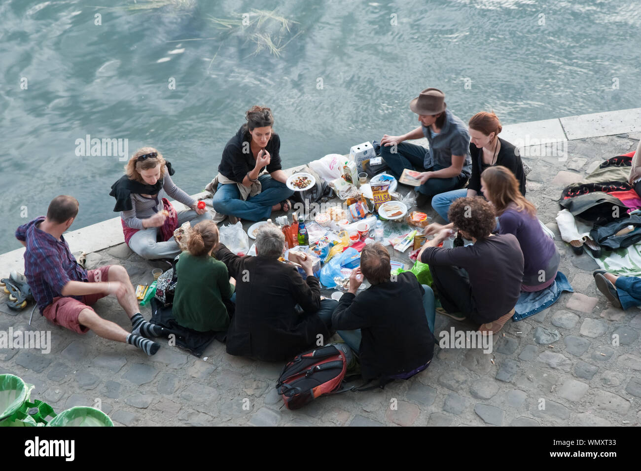 Paris, Picknick an der Seine Paris, Picnic at the banks of the Seine