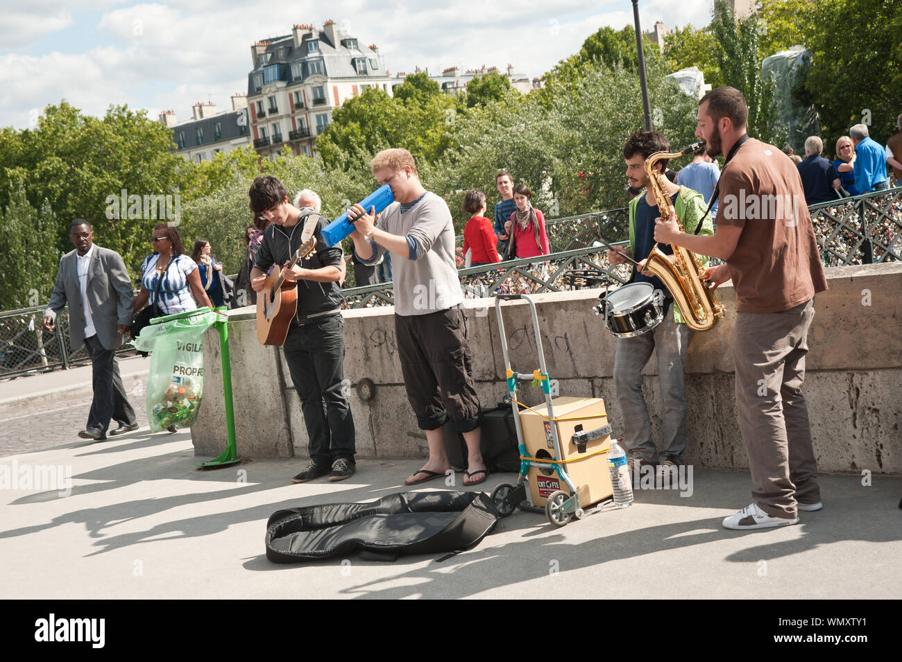 Paris, Straßenmusiker - Paris, Street Musicians Stock Photo