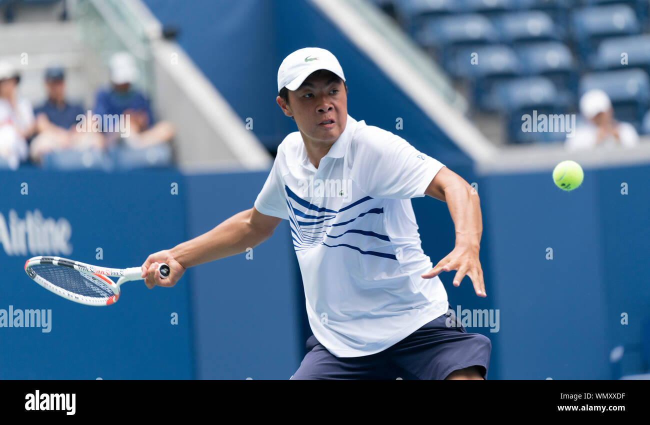 New York, NY - September 5, 2019: Brandon Nakashima (USA) in action during  junior boys round 3 at US Open Championships against Tristan Schoolkate  (Australia) at Billie Jean King National Tennis Center Stock Photo - Alamy
